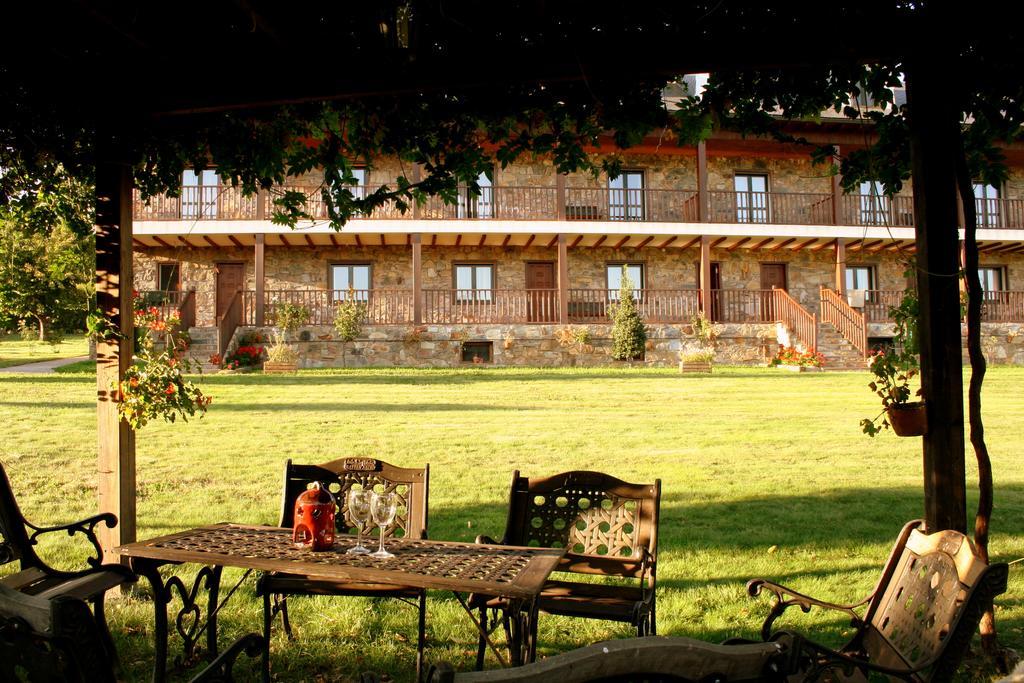 Alojamiento En Entorno Rural Los Trobos Villar de Otero Exterior photo