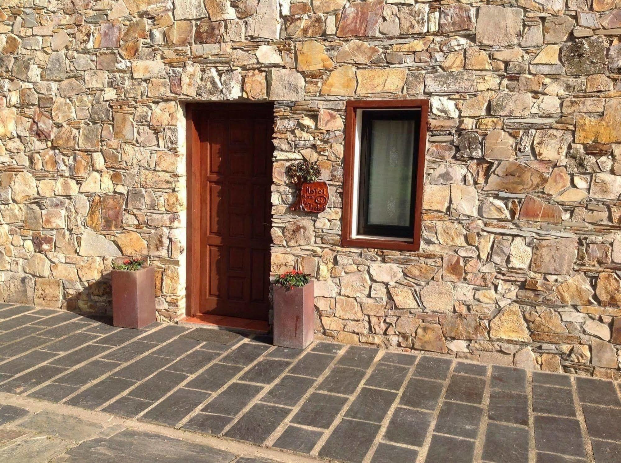 Alojamiento En Entorno Rural Los Trobos Villar de Otero Exterior photo